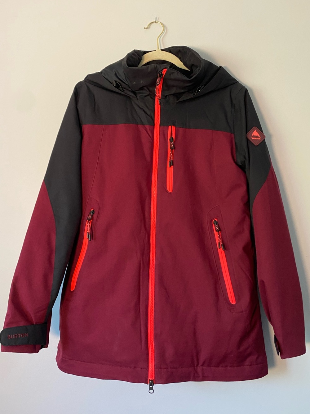 BURTON Lelah Jacket Women's Medium Burgundy Black Snowboard Ski Waterproof
